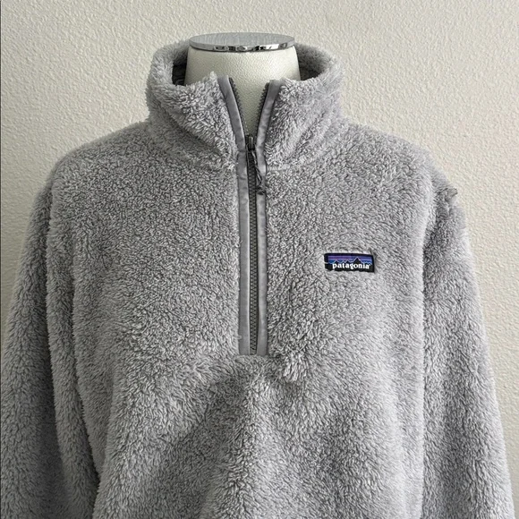 Patagonia Women's Los Gatos 1/4 Zip Cozy Gray Teddy Jacket - Picture 3 of 6